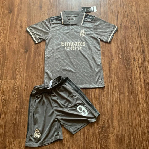 Real Madrid 2024 Third MBAPPE Soccer Jersey & Shorts Size Large (26) New - Picture 8 of 8